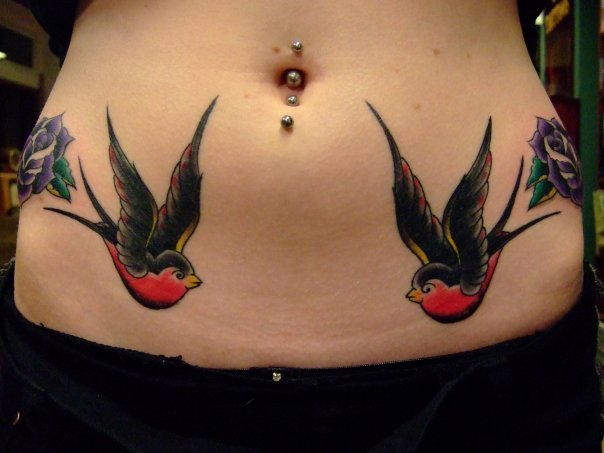 tattoo-belly-old_school-swallow.jpg